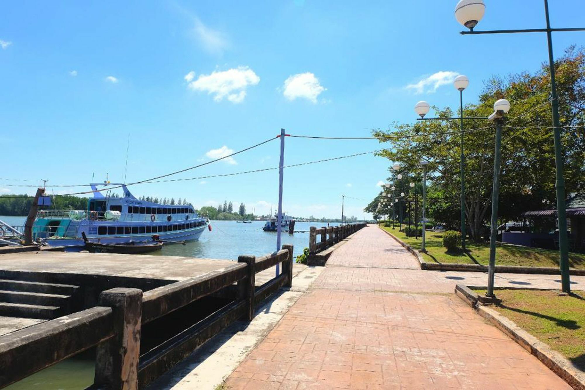 Hotel Krabi Marina Seaview Exterior foto